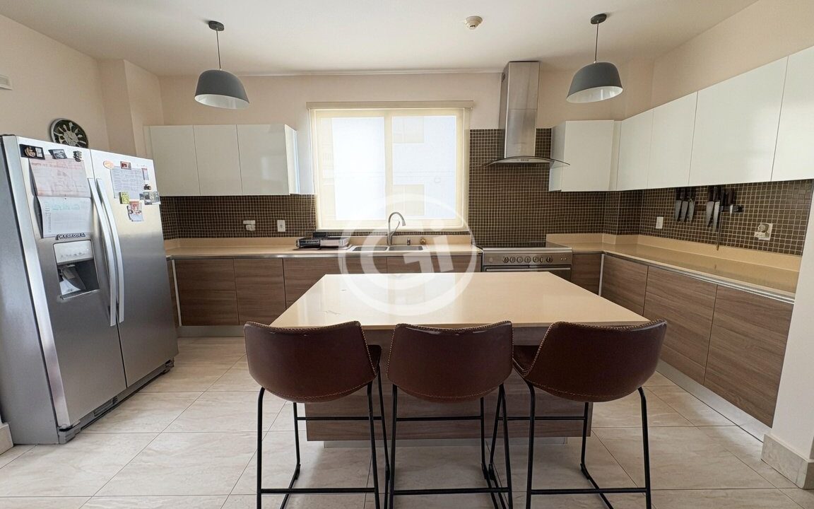 4. Cocina Alquiler River Valley