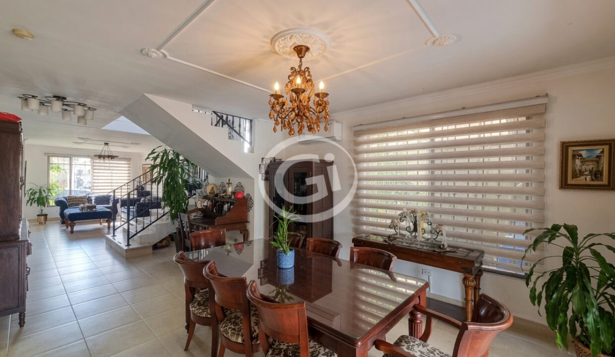 4. Comedor Venta Casa Paseo Dorado