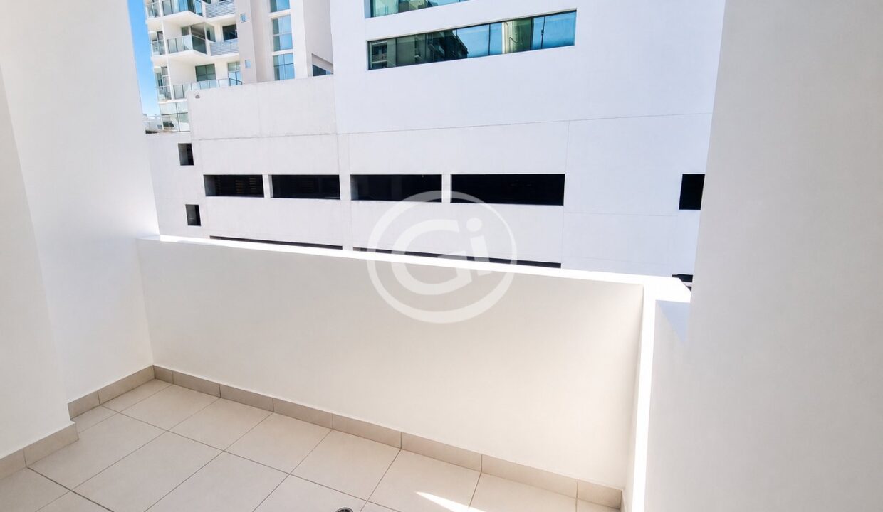 4. Terraza venta Green Park reposeido