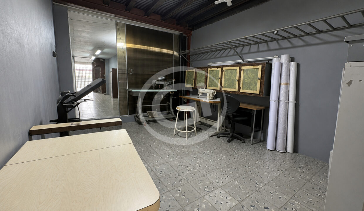 6. Area comercial venta casa Santa Elena, Parque Lefevre
