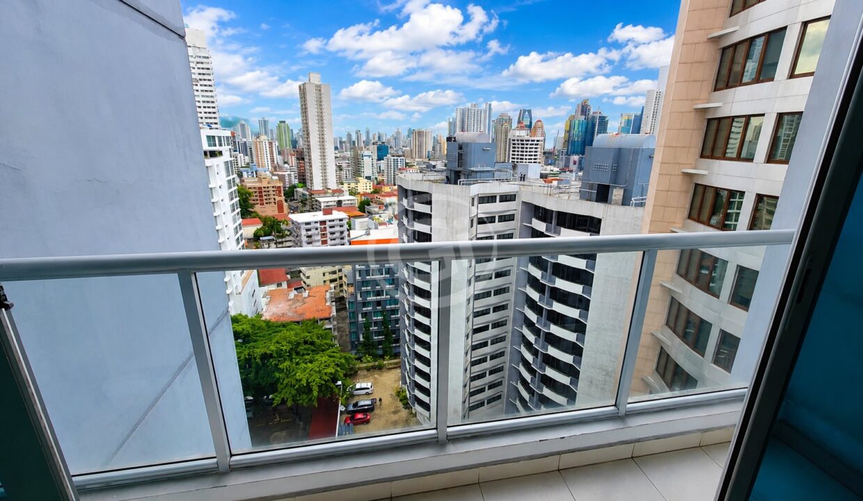 6. Balcón (1)