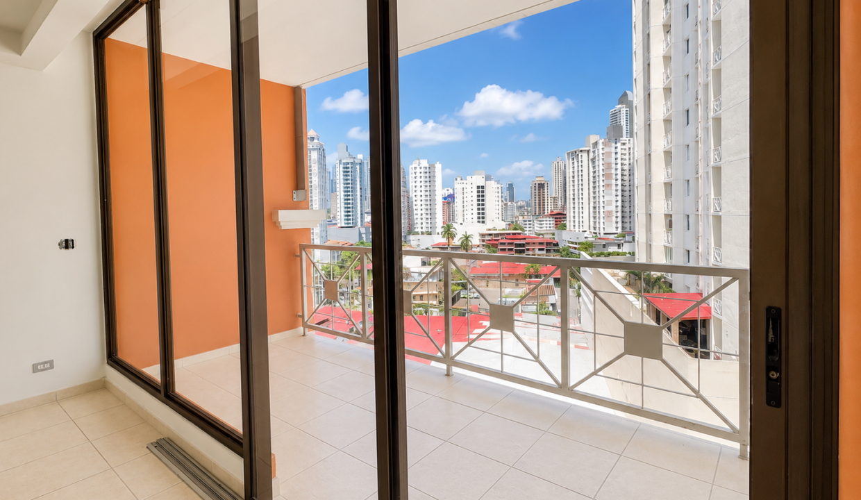 6. Balcón venta apartamento El Carmen Bienes Reposeidos
