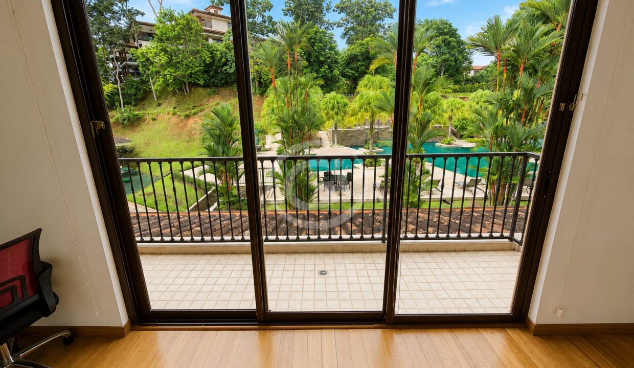 6. Balcón. Embassy Club Loft en Alquiler Clayton