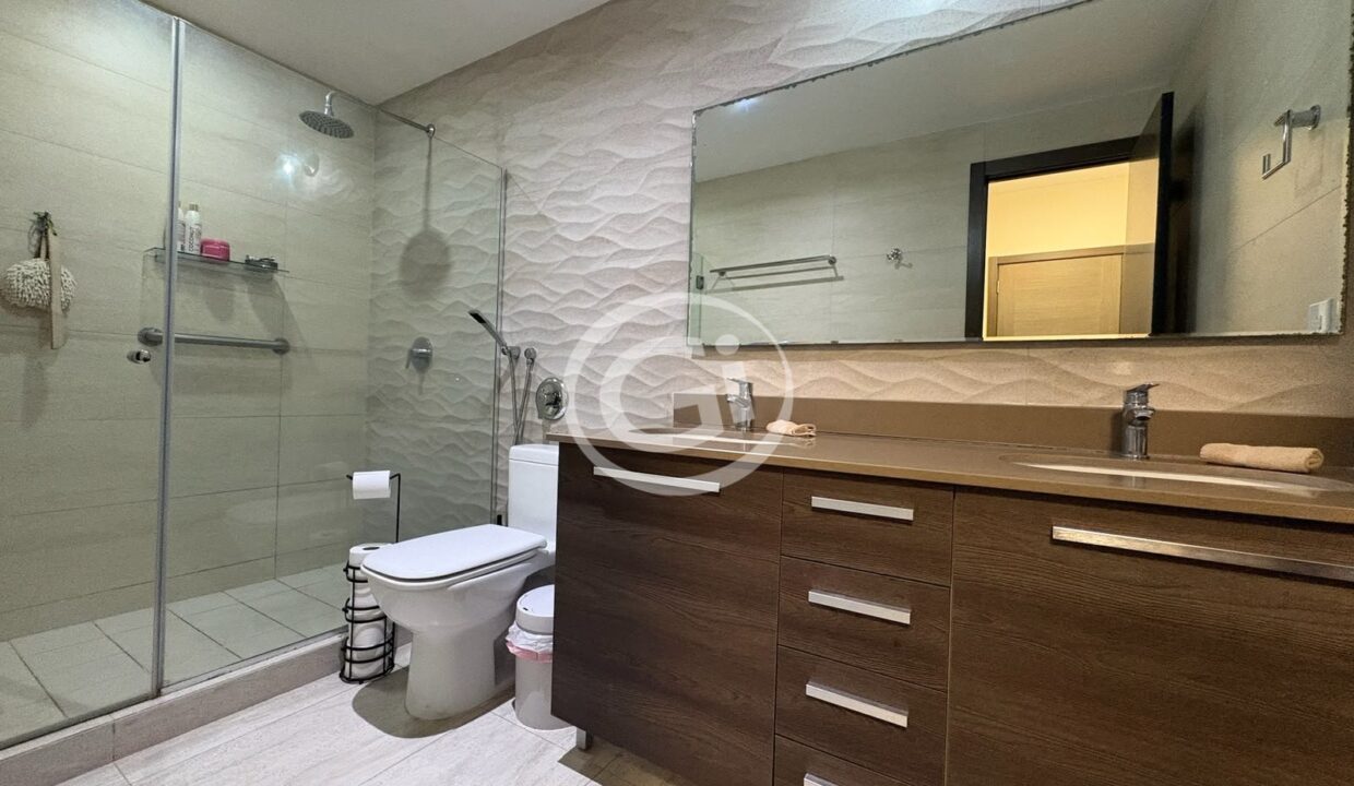 6. Baño principal Alquiler River Valley