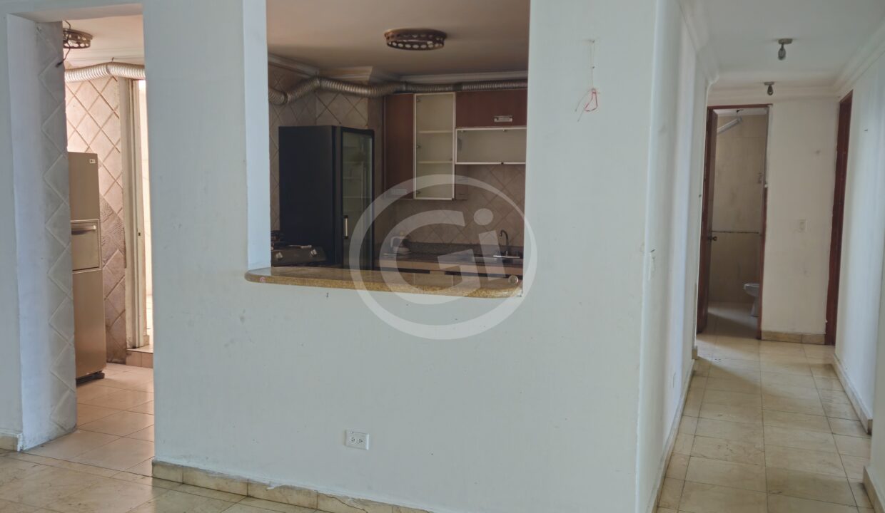 6. Cocina abierta pasillo Apartamento Venta Costa Pacífica Reposeído