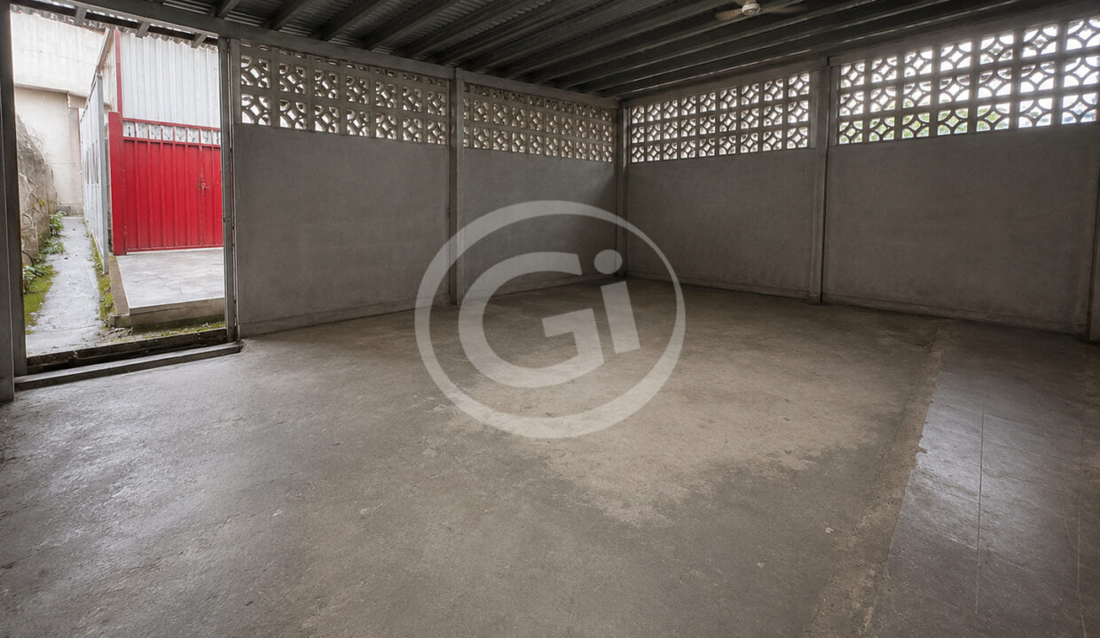7. Terraza posterior venta casa Santa Elena, Parque Lefevre