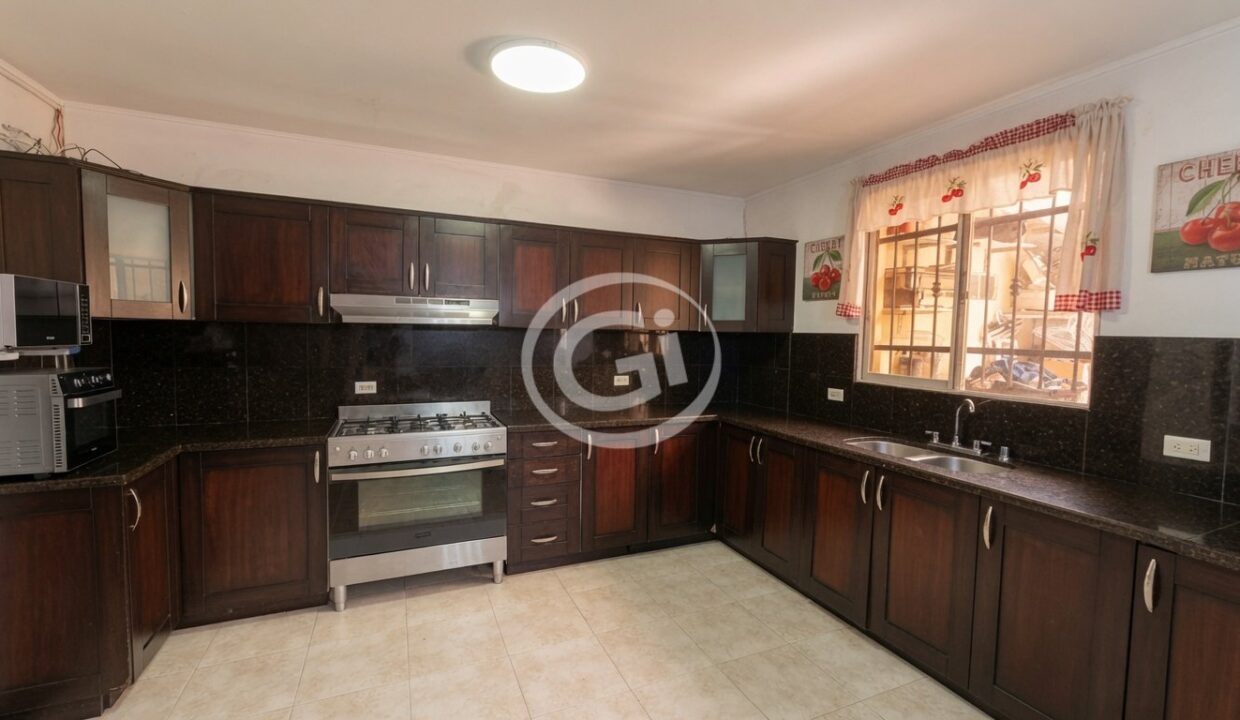 8. Cocina Venta Casa Paseo Dorado