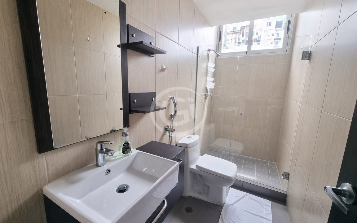 11. Baño Compartido Alquiler Apartamento Colores de Bella Vista
