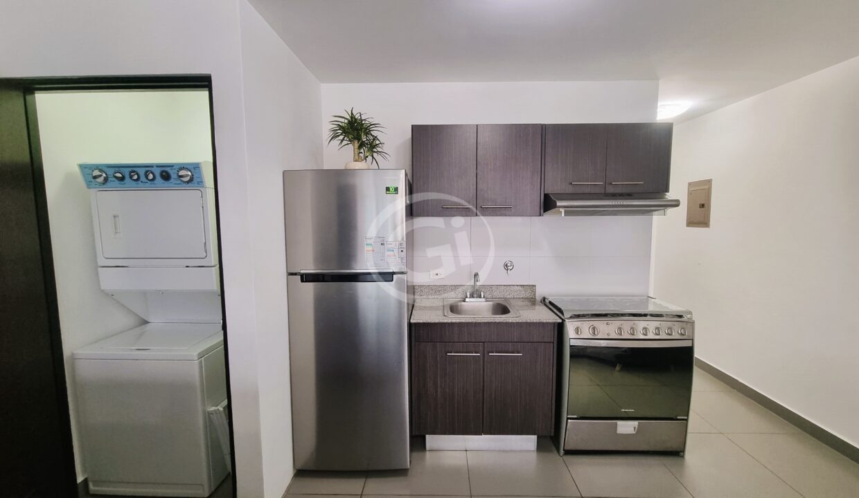 11. Cocina Lavandería Alquiler Apartamento Colores de Bella Vista