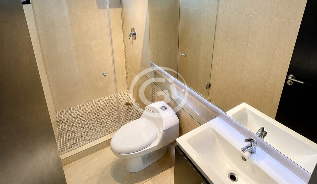 12. Baño Secundario