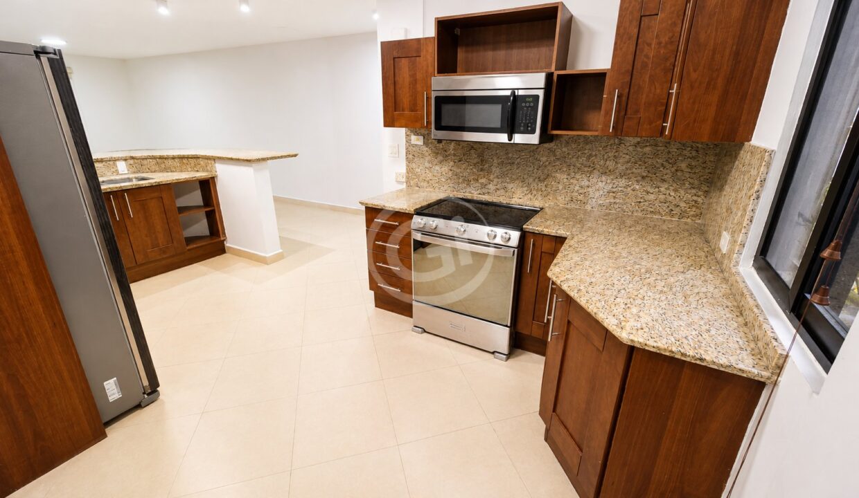12. Cocina. Embassy Club. Clayton. Venta Courtyard Planta Baja