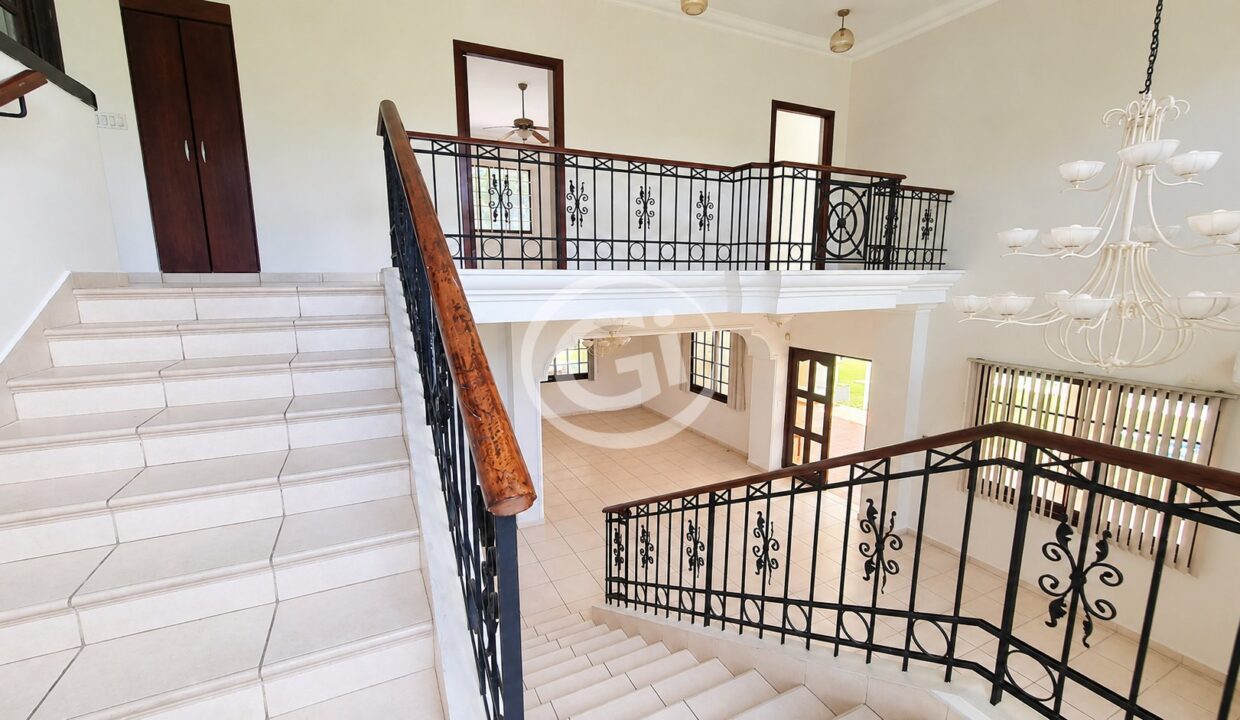 12. Escaleras
