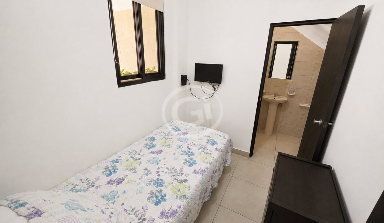13. Cuarto y Baño de Empleada. Casa en Alquiler Embassy Club Clayton