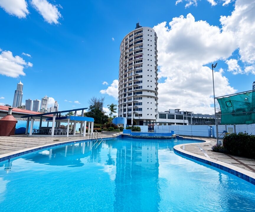 14. Piscina Apartamento Venta Siglo XXI Loceria
