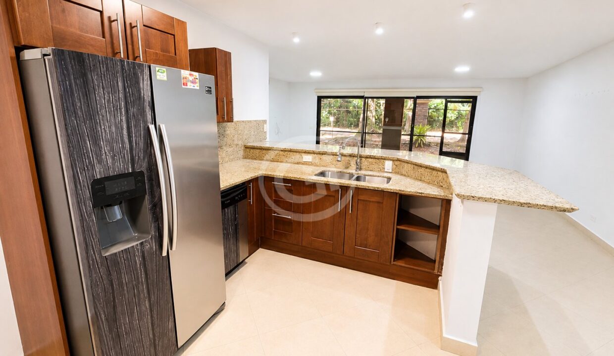 15. Cocina. Embassy Club. Clayton. Venta Courtyard Planta Baja