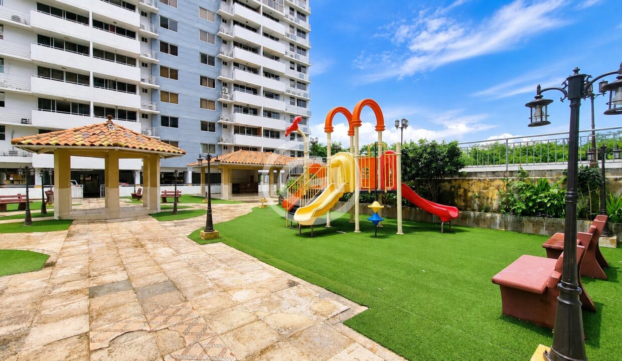 15. Parque infantil