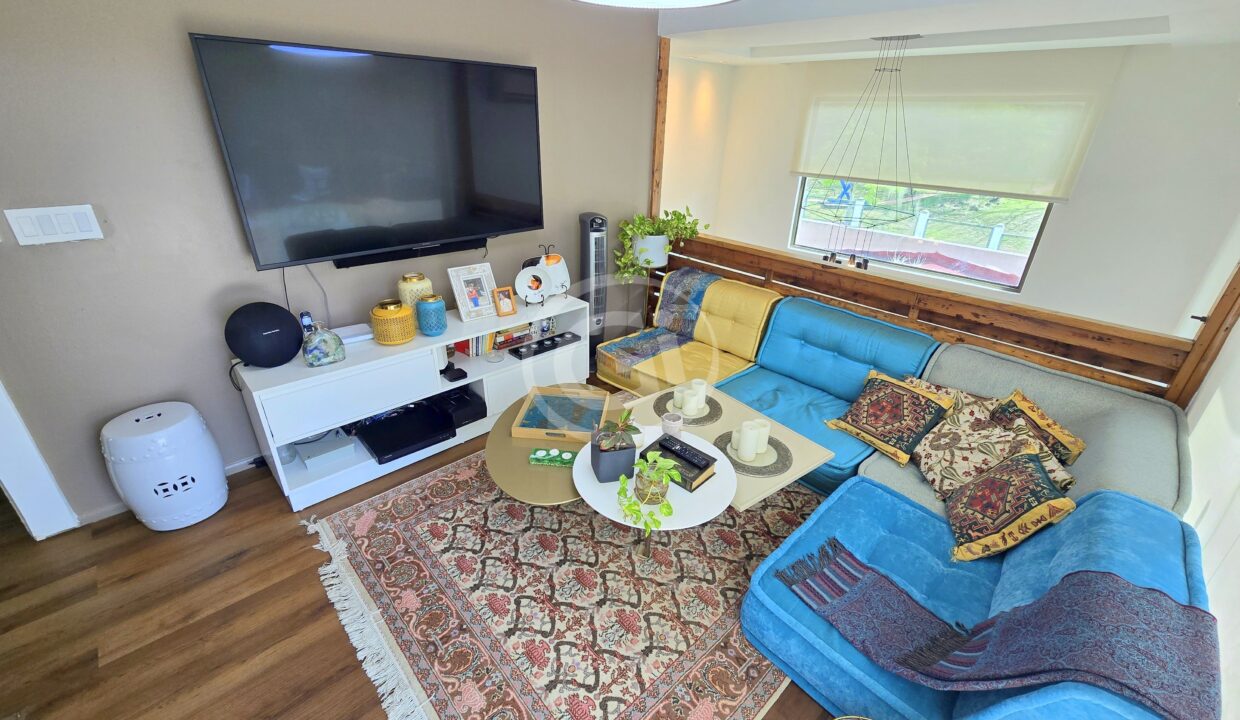 15. Sala Familiar. Alquiler y Venta Casa Clayton