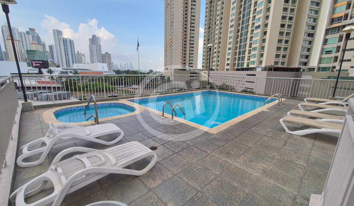 16 piscina San Francisco Bay T300 32D
