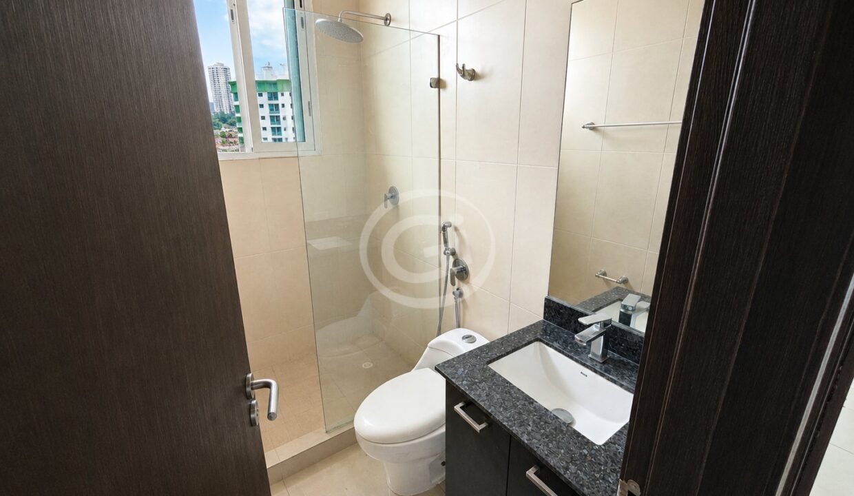 16. Baño Compartido (1)