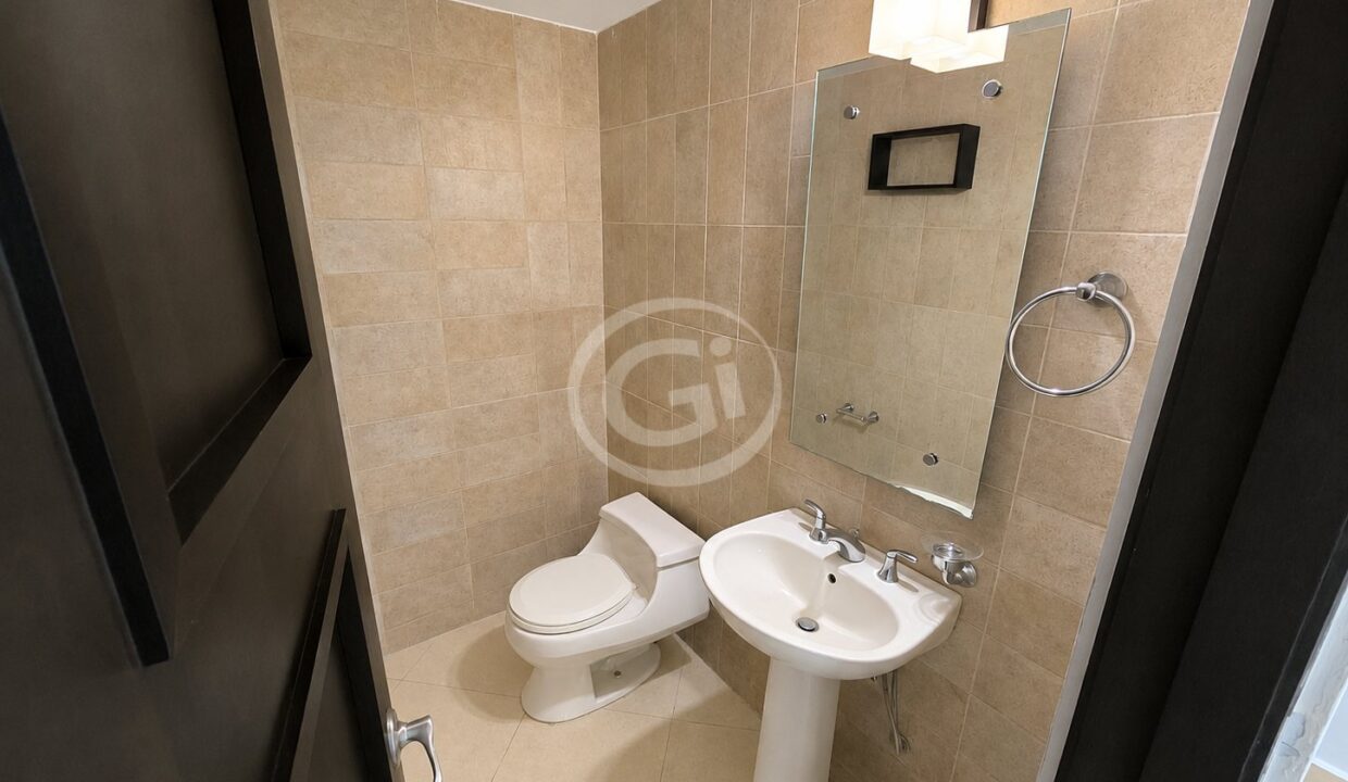 16. Baño de Visitas. Embassy Club. Clayton. Venta Courtyard Planta Baja