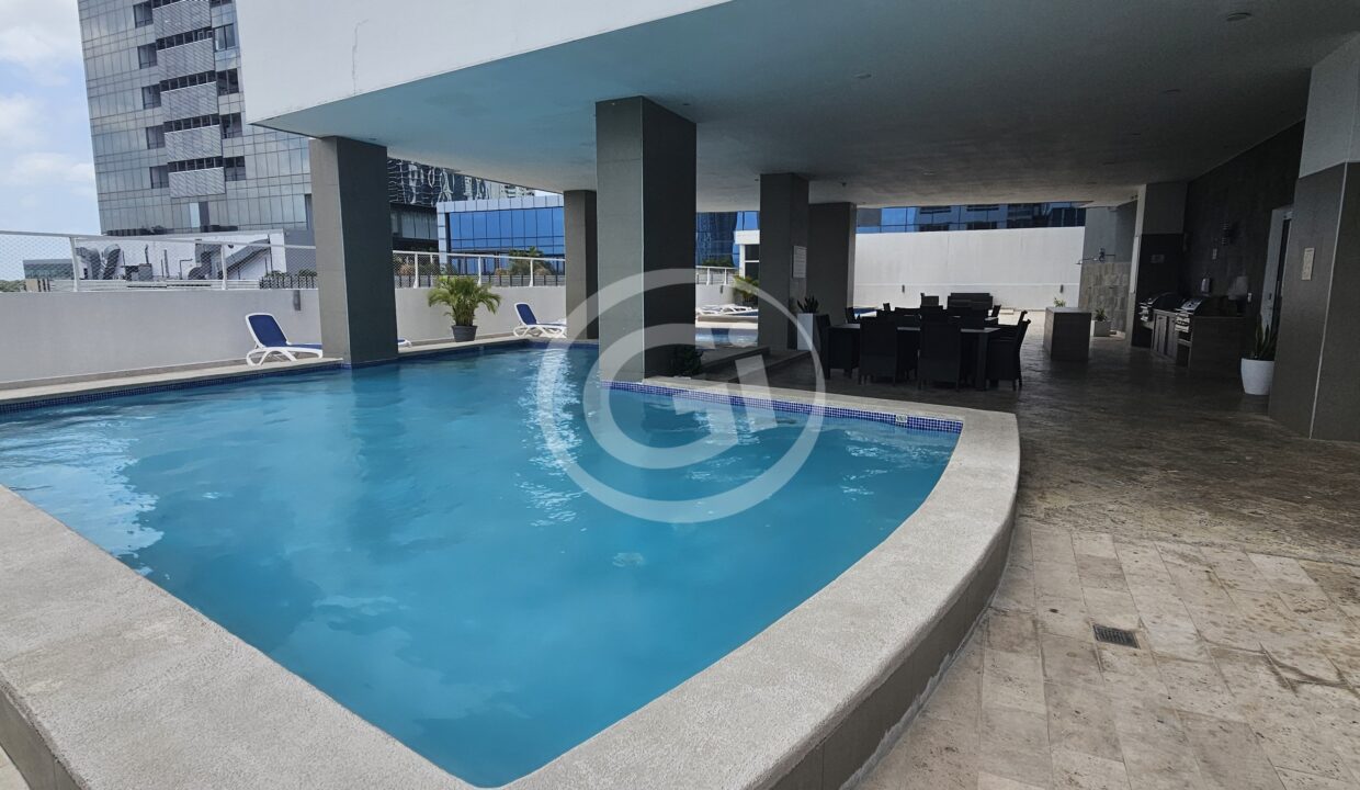 16. Piscina Elevation Tower apartamento venta Reposeído Banistmo