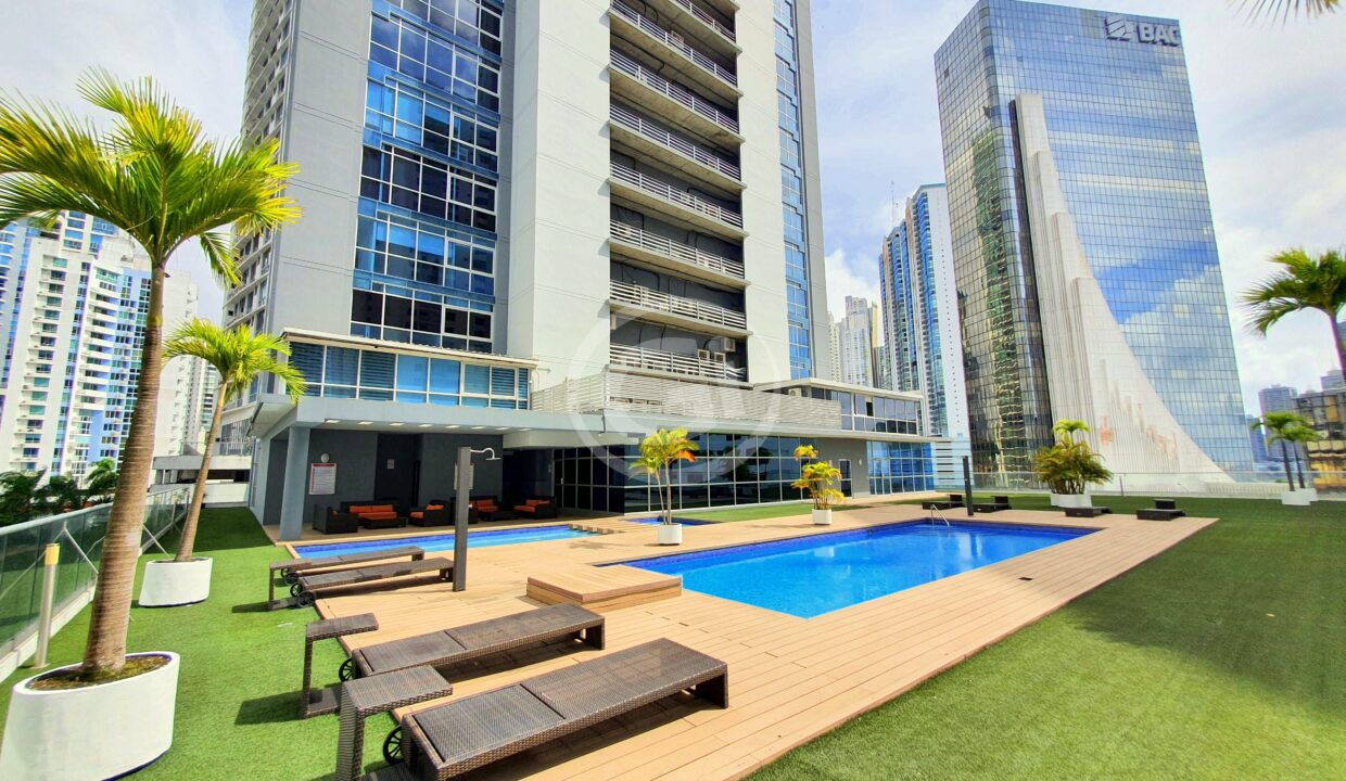 16. Piscina. Alquiler Apartamento Colores de Bella Vista