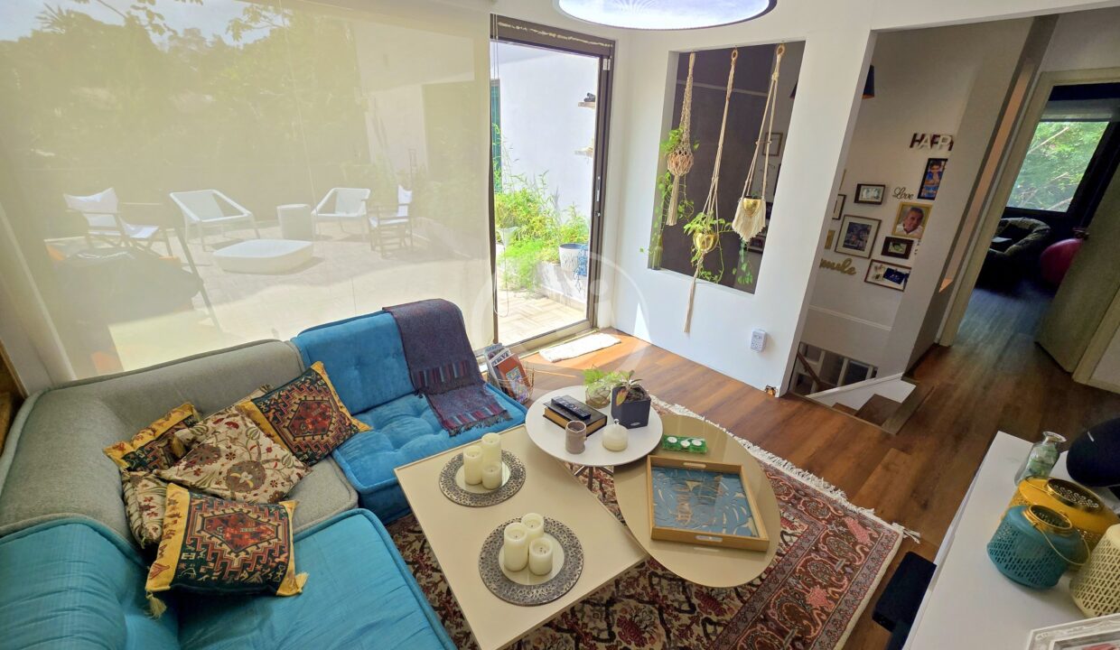 16. Sala Familiar. Alquiler y Venta Casa Clayton