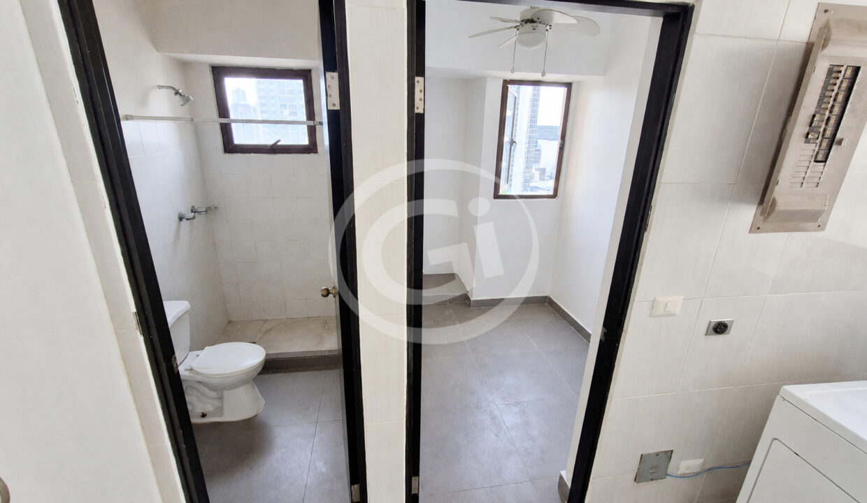 17 Cuarto y bano de servicio - 20260807_160304