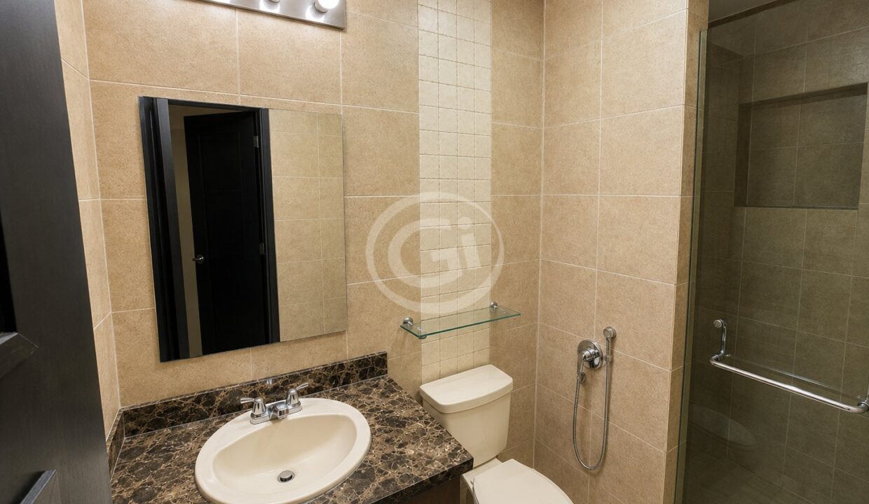 17. Baño Compartido. Embassy Club. Clayton. Venta Courtyard