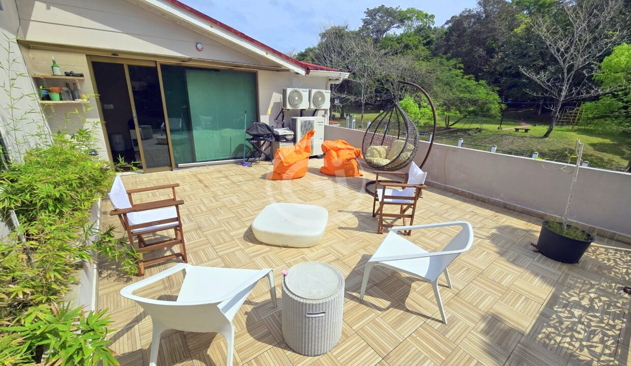 18. Terraza. Alquiler y Venta Casa Clayton