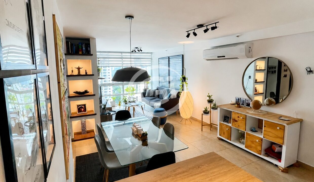 2. Desayunador y sala