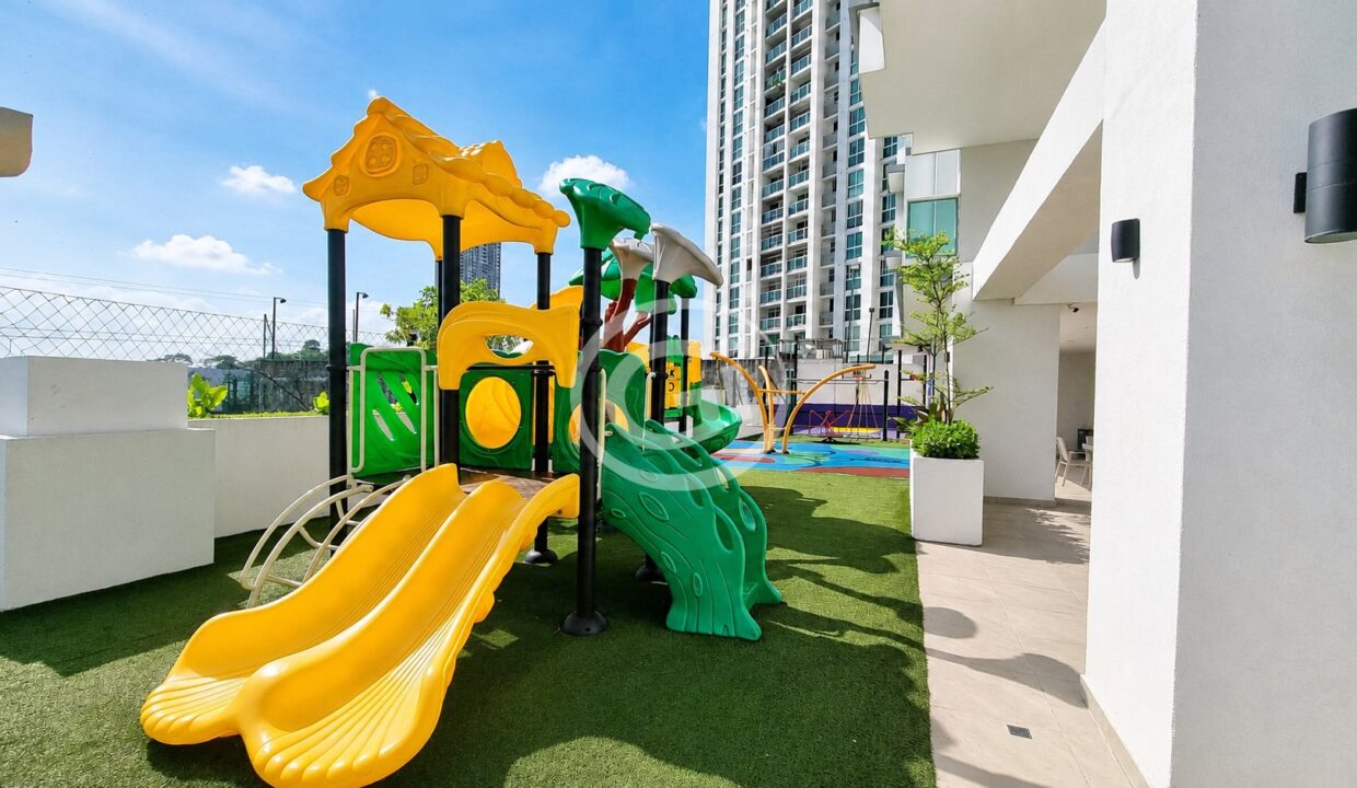 20. Parque infantil