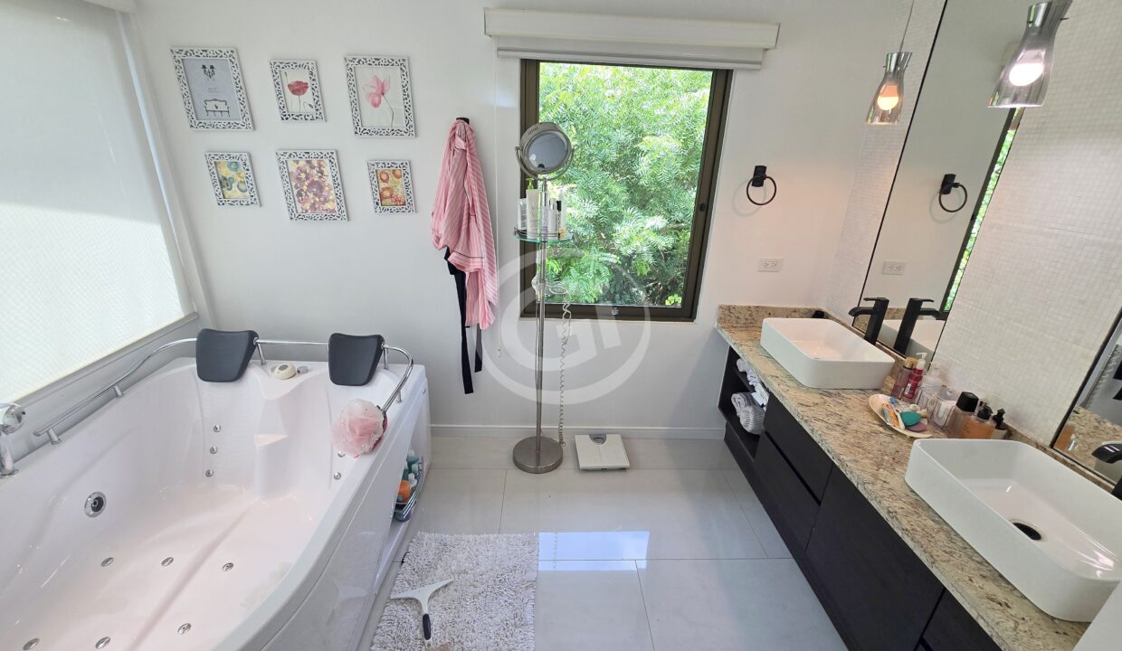 21. Habitación Principal. Alquiler y Venta Casa Clayton