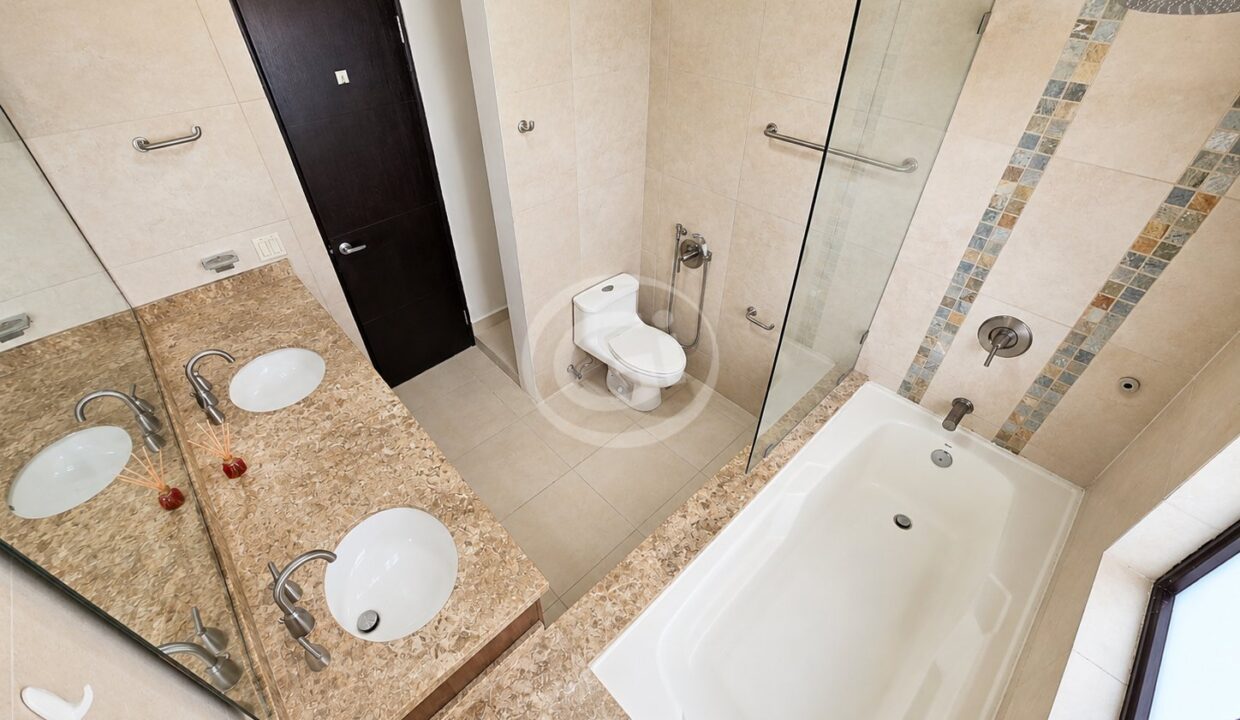 21. Habitación Principal. Embassy Club Clayton