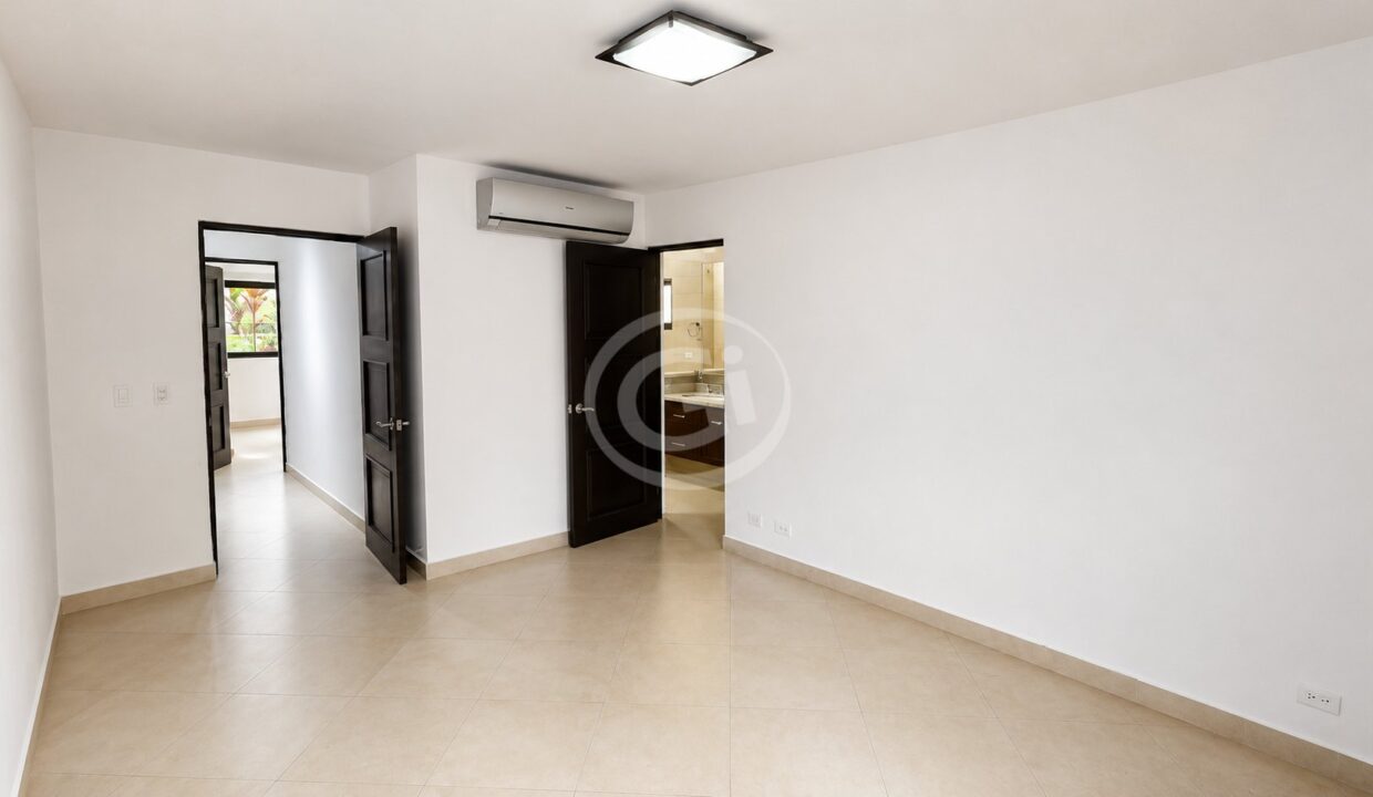 21. Habitación Principal. Embassy Club. Clayton. Venta Courtyard Planta Baja