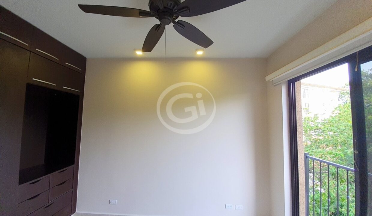 21. Habitación Secundaria 1. Alquiler Embassy Club. Clayton