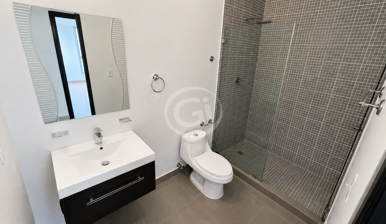 22. Baño Compartido. Alquiler Quartier 74 San Francisco