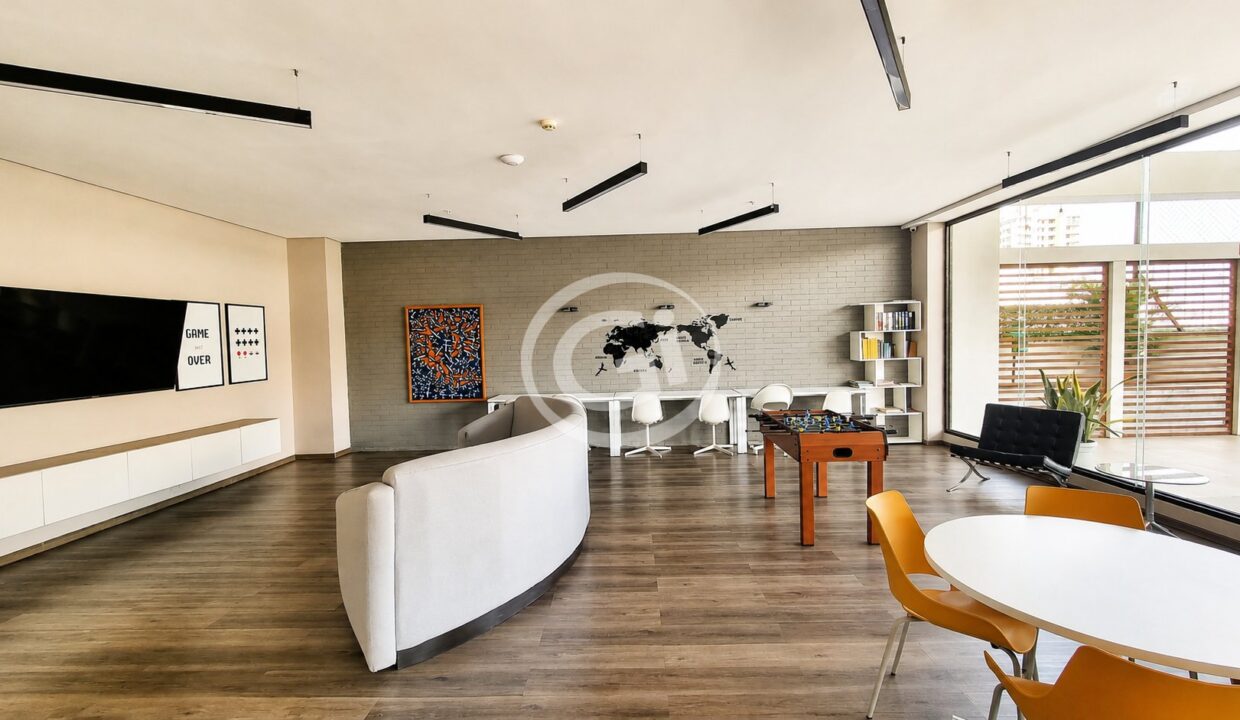22. Videogame room