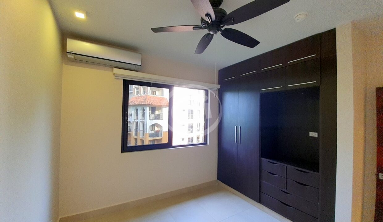 23 Habitación Secundaria 2. Alquiler Embassy Club. Clayton