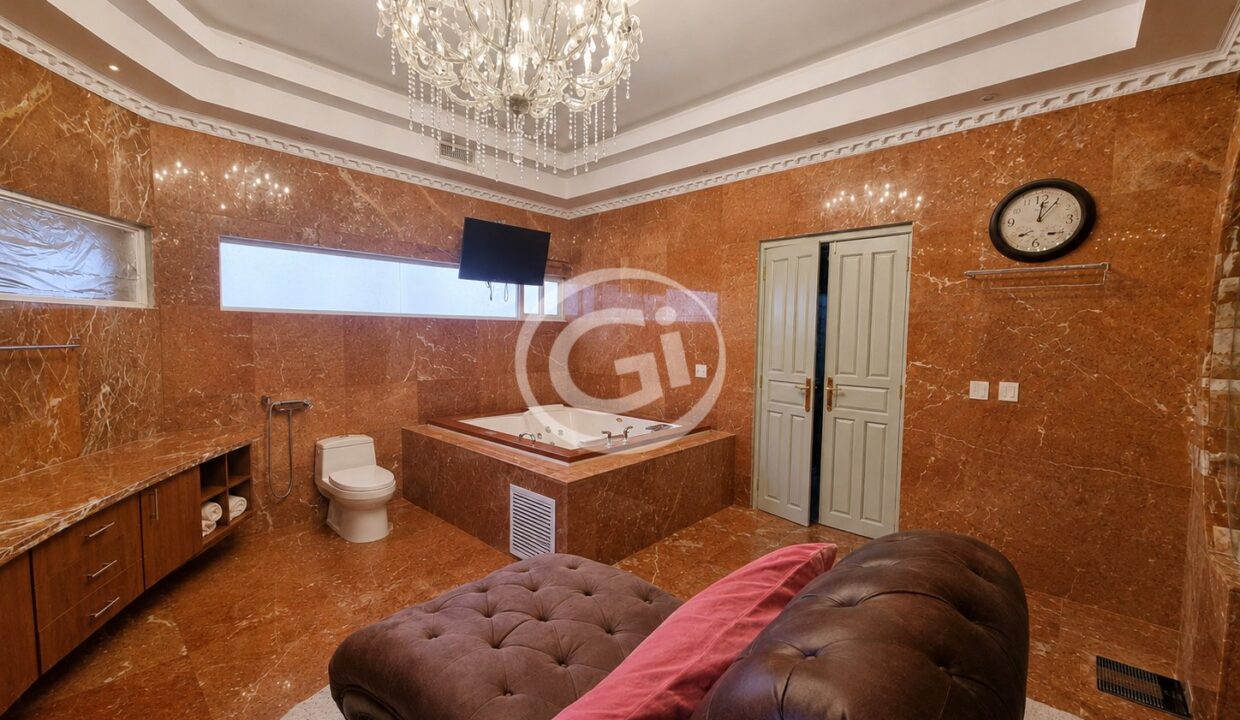 23. Baño principal 2