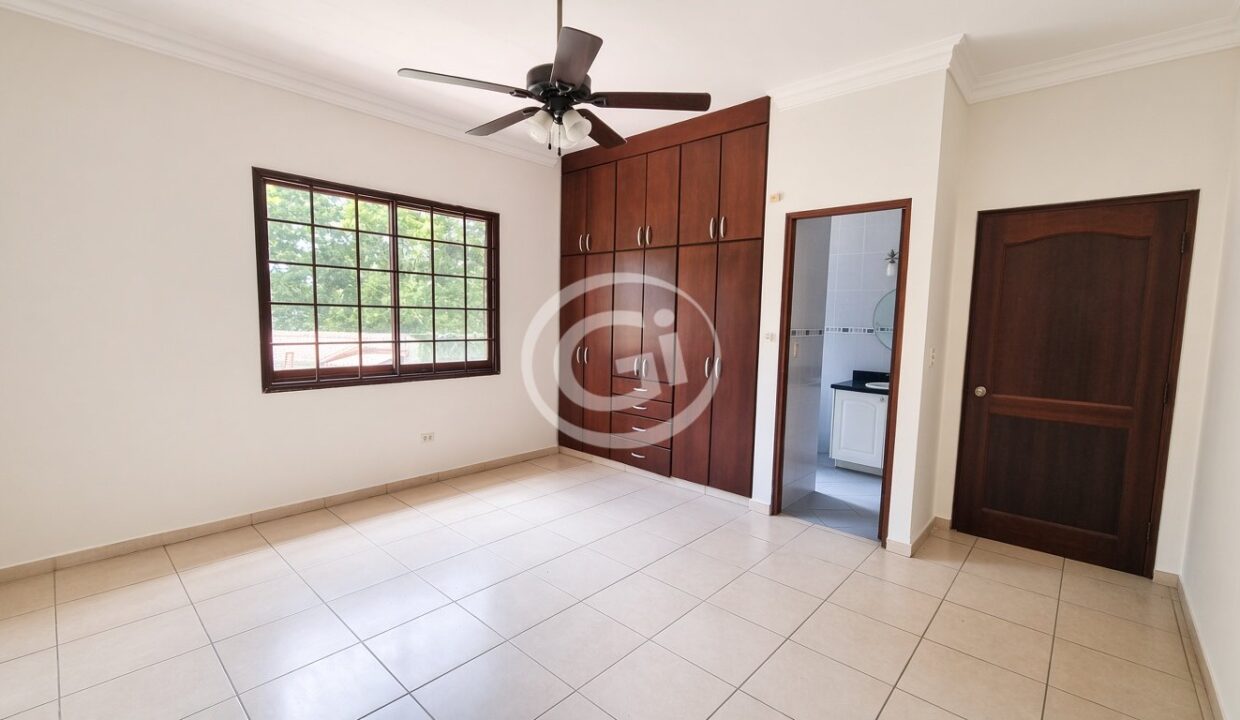 25. Habitacion 4