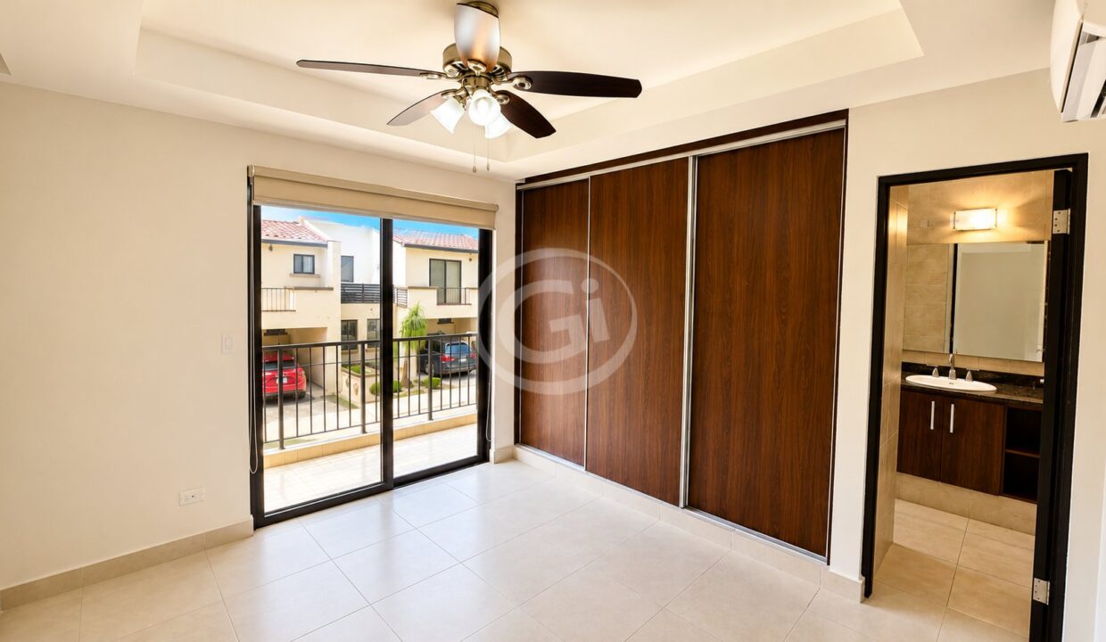 26. Habitación 3. Embassy Club Clayton
