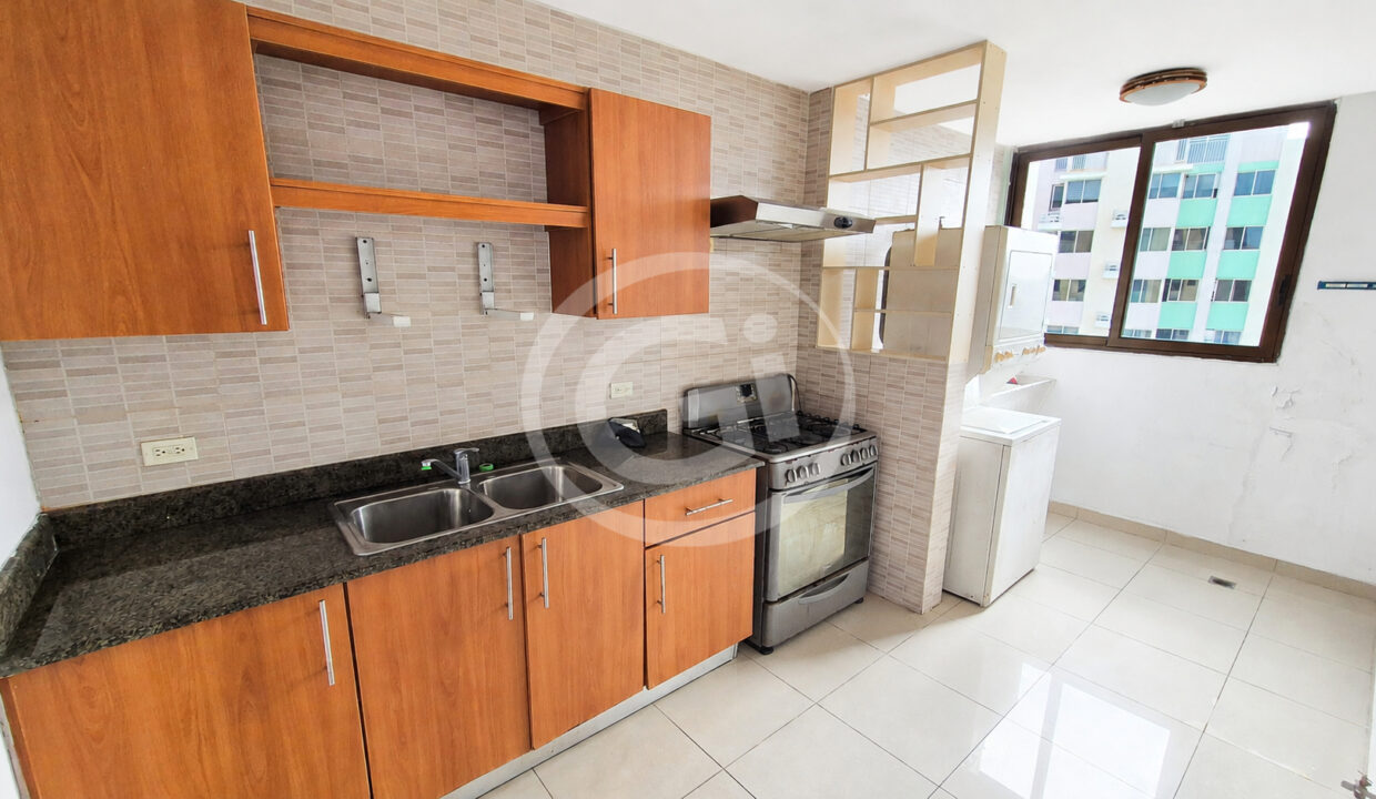 3 cocina San Francisco Bay T300 32D