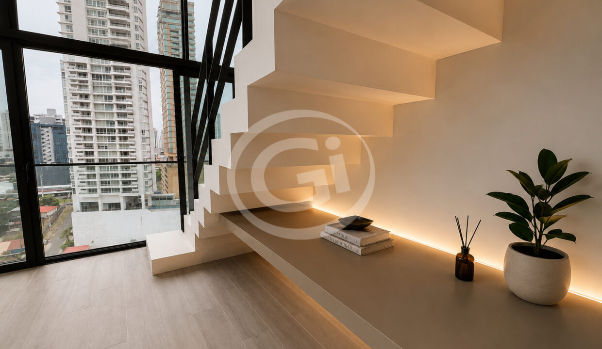 35. Escalera venta apartamento Dovle Selva Coco del Mar