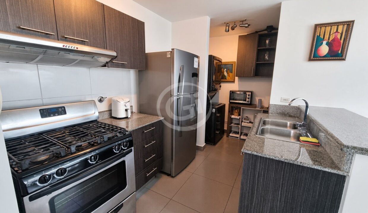 4. Cocina Alquiler Apartamento Colores de Bella Vista