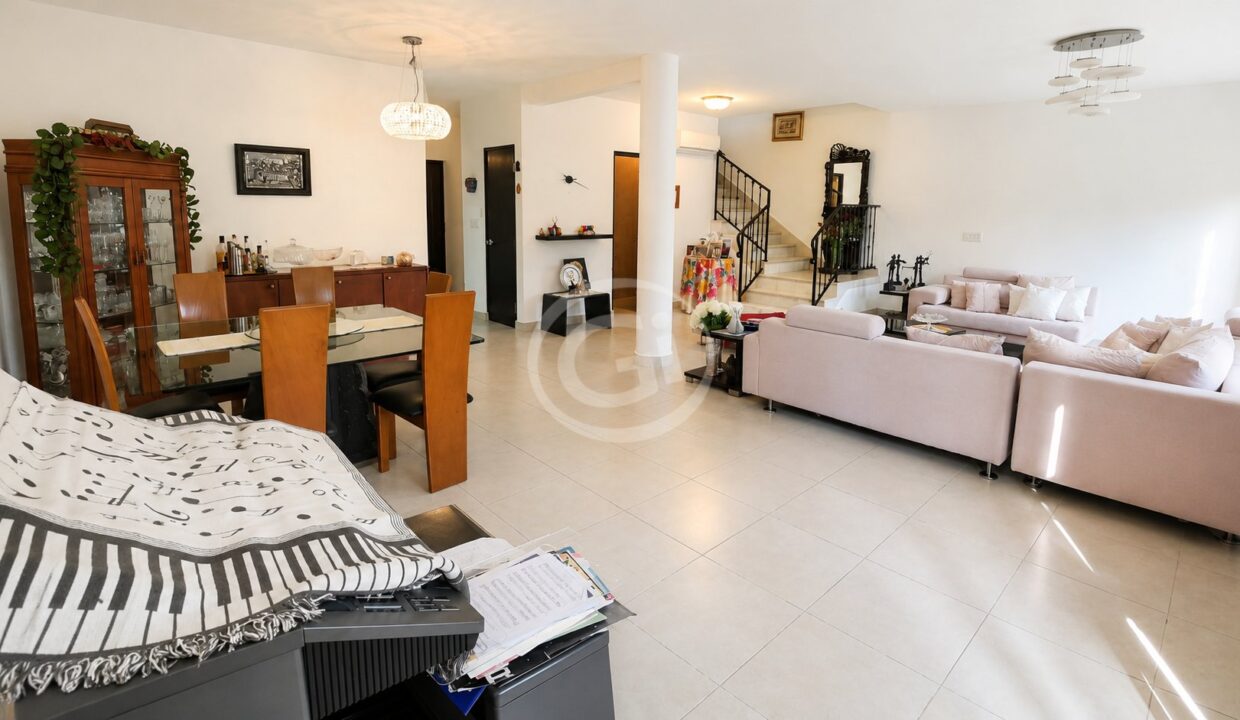 4. Sala-Comedor. Casa en Alquiler Embassy Club Clayton