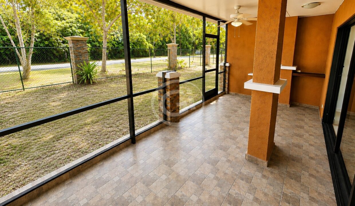 5. Terraza. Embassy Club. Clayton. Venta Courtyard Planta Baja