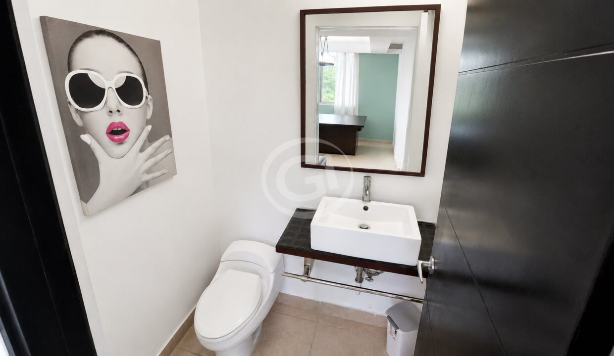 7. Baño Visitas. Oportunidad Venta Apartamento Clayton Park