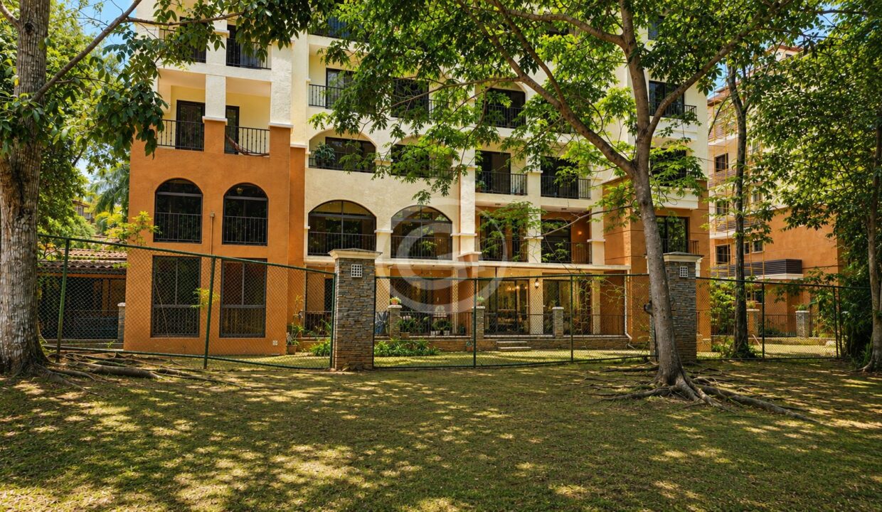 7. Fachada. Embassy Club. Clayton. Venta Courtyard Planta Baja