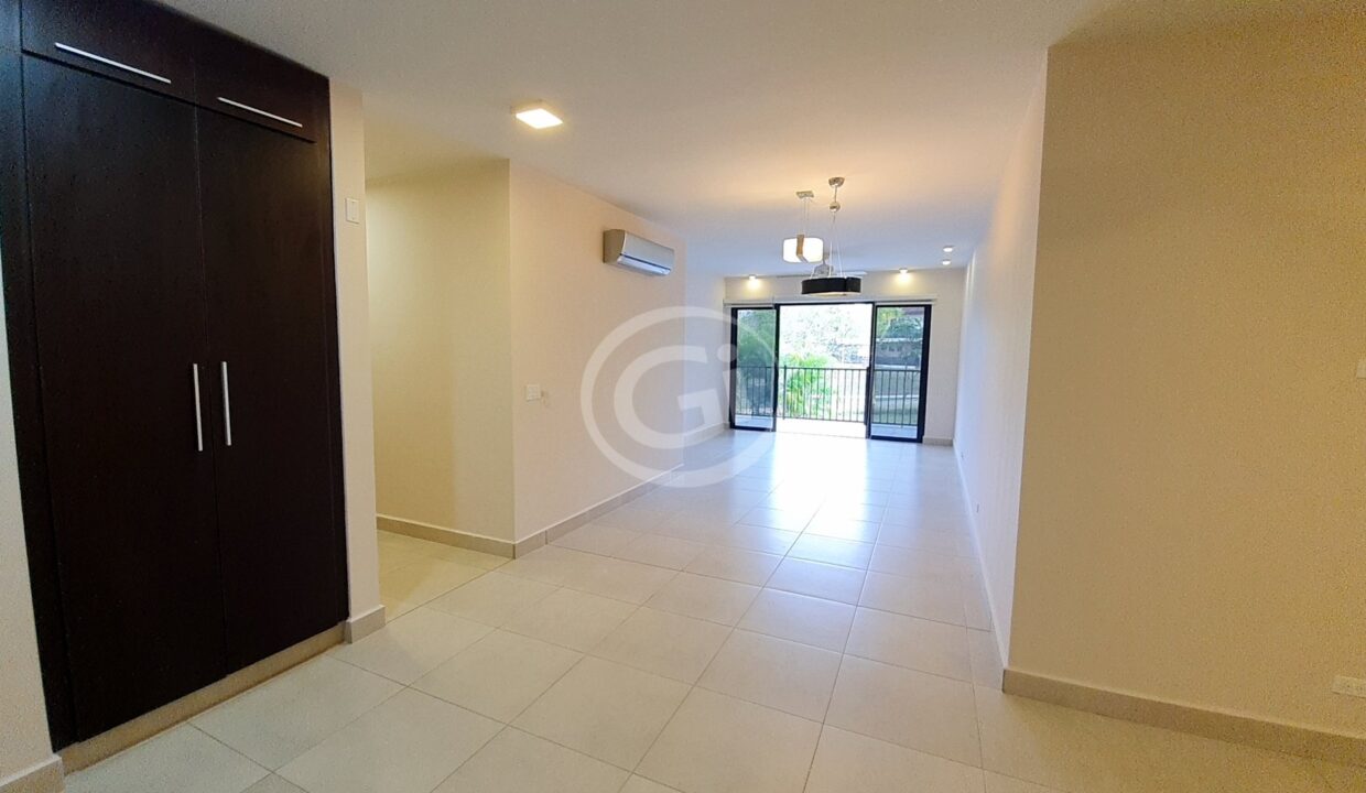 8. Sala-Comedor. Alquiler Embassy Club. Clayton